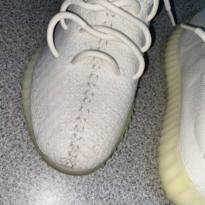Cream White Yeezy 350